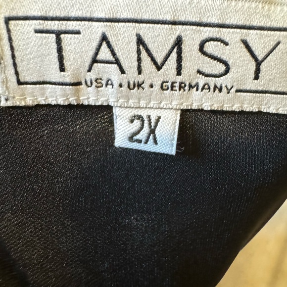 Tansy blouse floral pattern gray, black & little blue sleeveless 2x PTP 26.5” - Picture 6 of 7